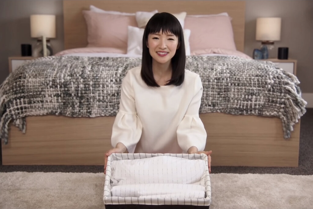 How to Fold a Fitted Sheet Step by Step